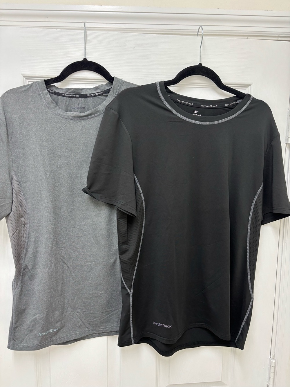 NORDICTRACK SHIRT Black and Grey SIZE Large Set of 2